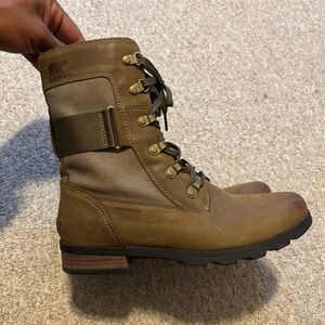 Sorel Waterproof Emelie Conquest boots 9.5
